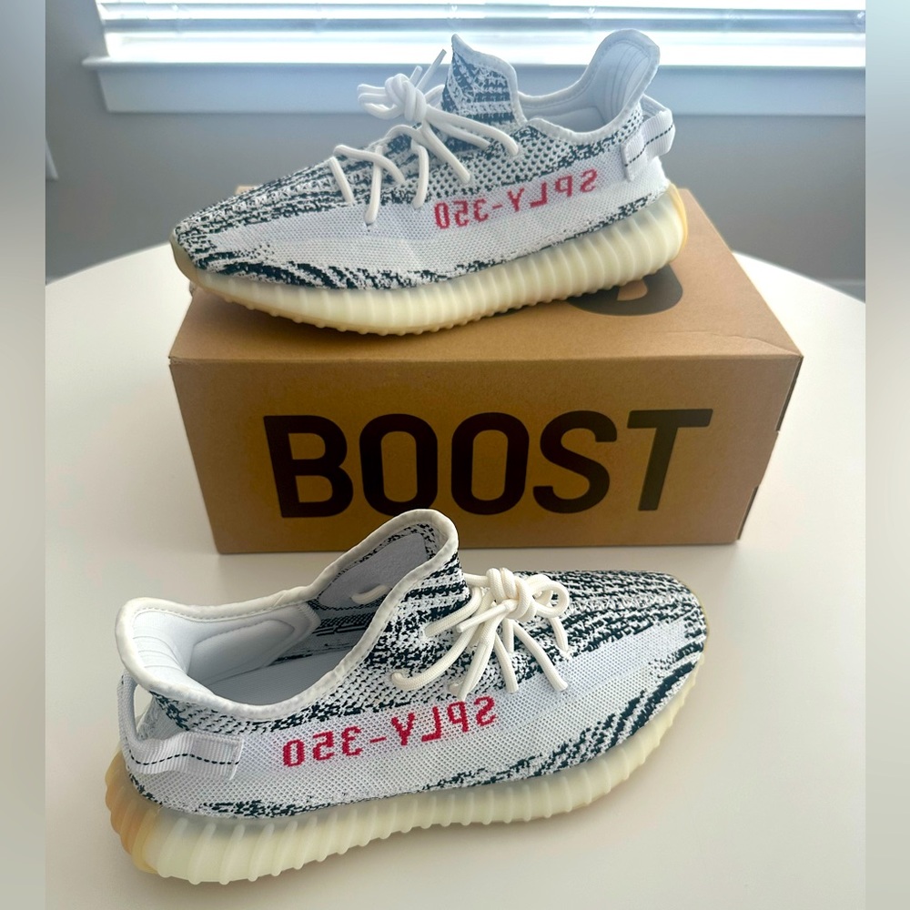NWT AUTHENTIC YEEZY BOOST 350V2 ZEBRA